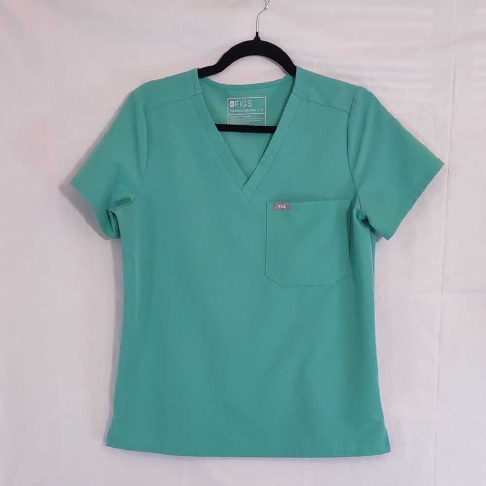 Figs Catarina V-Neck Medical Scrub Top in Surgical Green